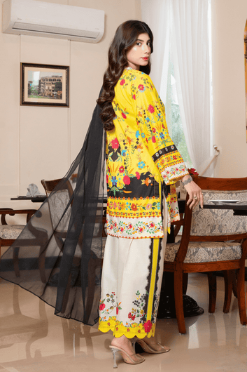 Golden Bloom – Premium Printed Lawn 3 Piece Suit